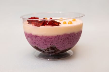 Десерт Трайфл черничный с кленовым сиропом