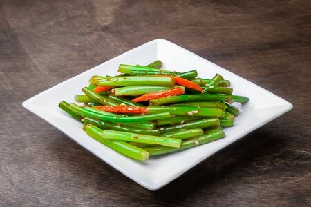 Салат из стрелок чеснока