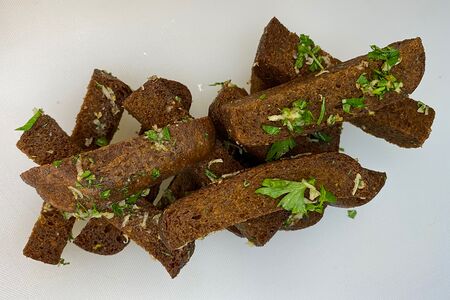 Гренки чесночные