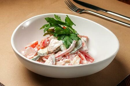 Детский салат овощной со сметаной