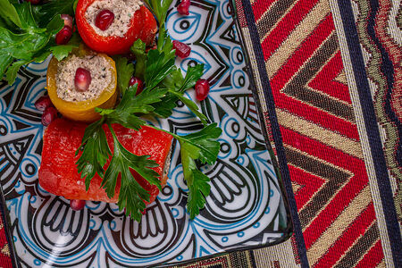 Рулетики из болгарского перца с орехами