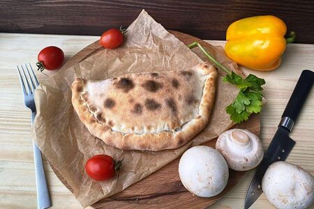 Кальцоне с курицей 