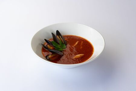 Томатный суп с морепродуктами