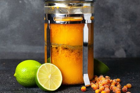 Мандариновый с чёрной смородиной