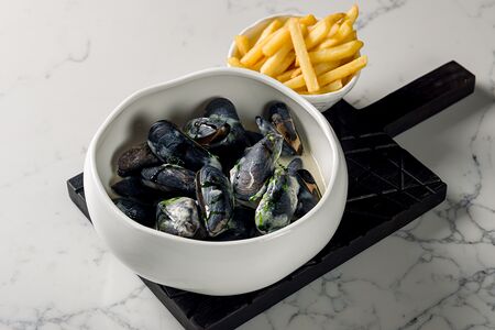 Мидии в соусе чесночном