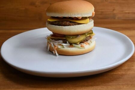 Бургер большой с куриной котлетой