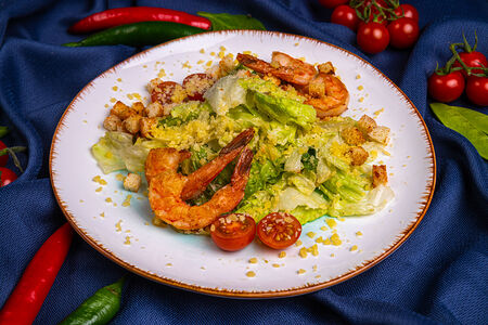 Салат Цезарь с креветкой