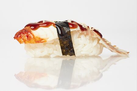 Суши с угрем