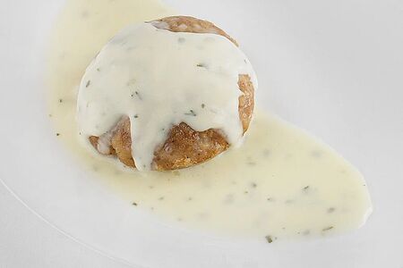 Биточек в сливочном соусе