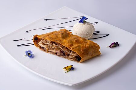 Штрудель яблочный