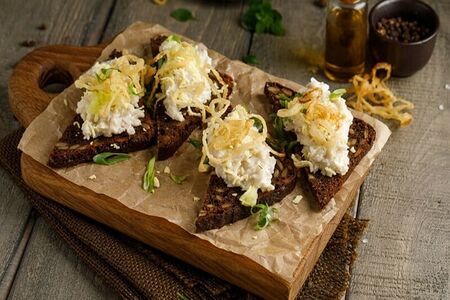 Форшмак на тостах