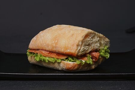 Чиабатта с лососем слабой соли и сливочным сыром