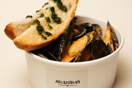 Мидии в соусе том ям