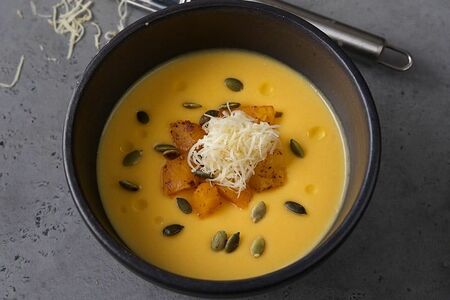 Тыквенный крем-суп с копченым сулугуни