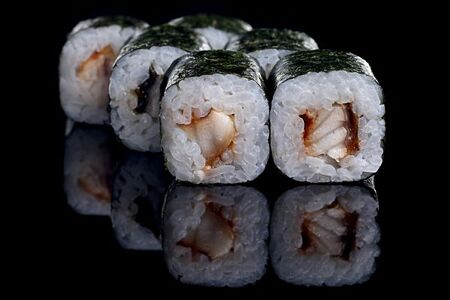 Ролл с угрем