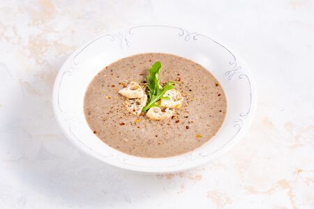 Крем суп грибной