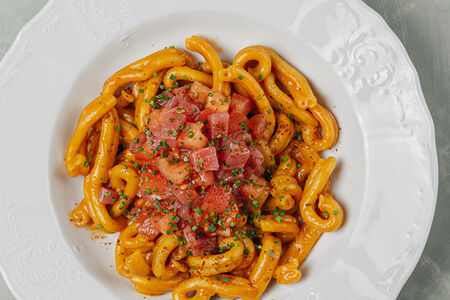 Казарече с ромеско и тартаром из тунца