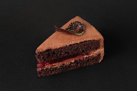 Торт шоколад-вишня