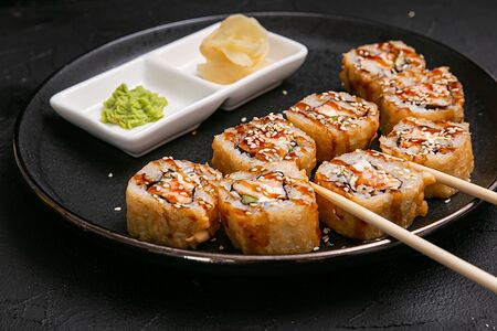 Ролл дары моря