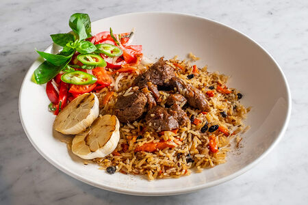 Ферганский плов с запеченным чесноком