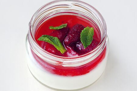 Панна котта с клубникой