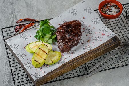 Томленая говяжья грудинка