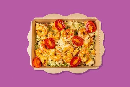 Салат Цезарь с креветками