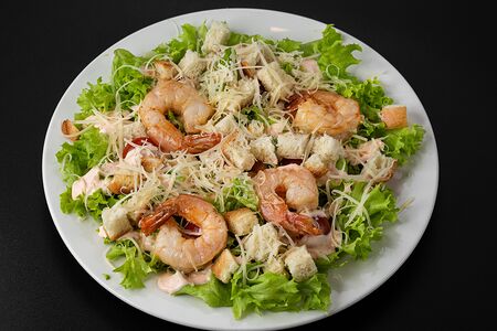 Салат Цезарь с курицей