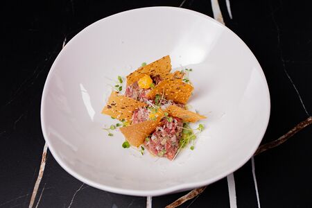 Говядина со злаковыми чипсами