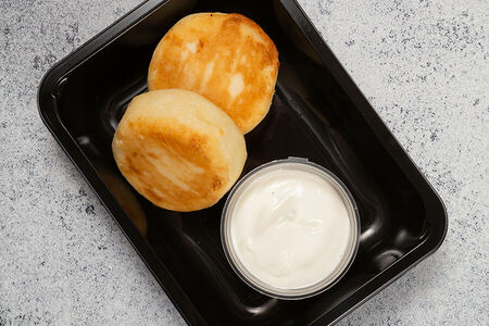 Сырники творожные со сметаной