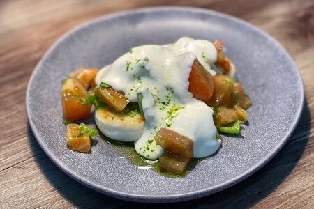 Сырники из творога и рикотты с лососем