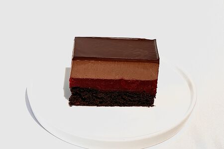 Пирожное Брауни-вишня