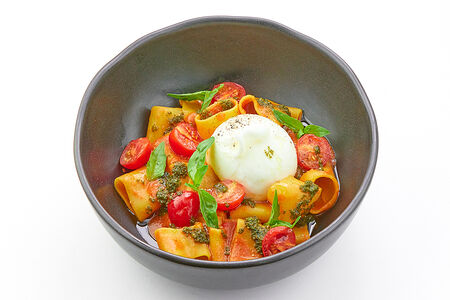 Паккери с соусом наполи и сыром буратта