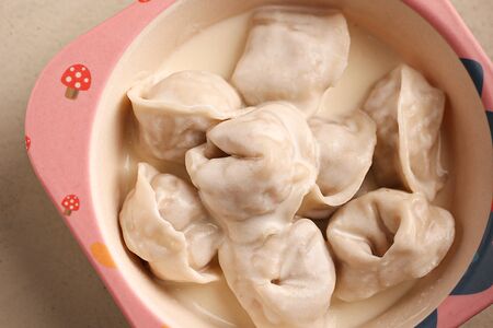 Пельмешки куриные в сливочном соусе