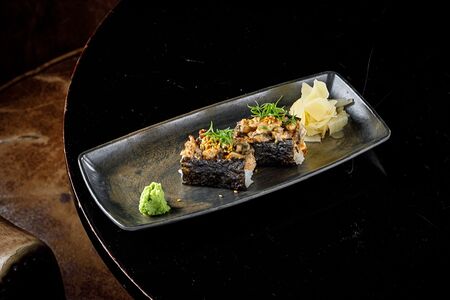 Суши с угрём