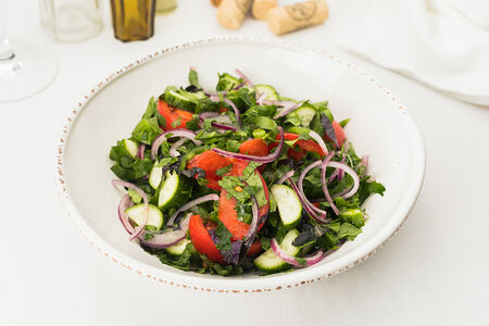 Овощной салат по-грузински со специями