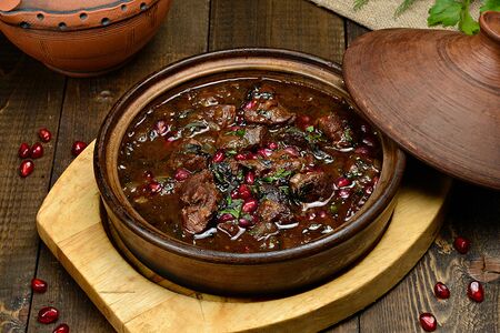 Баранина в гранатовом соусе