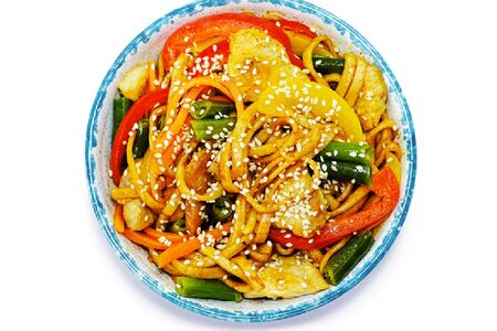 Удон с курицей в остром соусе кимчи