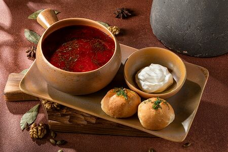 Борщ с пампушками