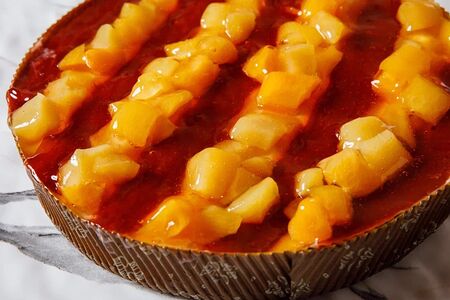 Пирог Персик-клубника