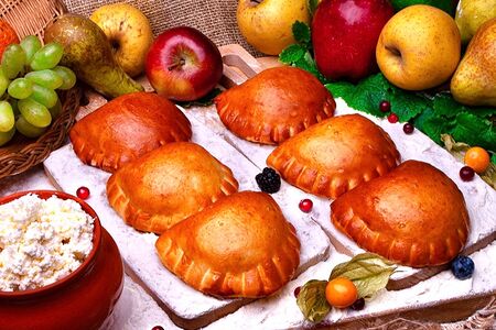 Пирожок с яблоком