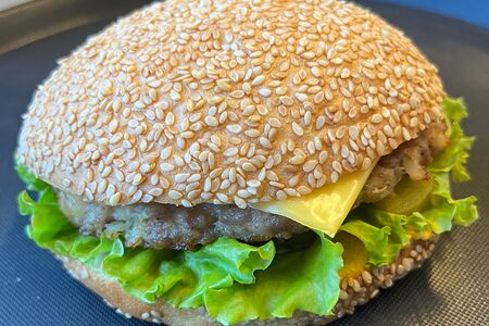 Бургер с котлетой