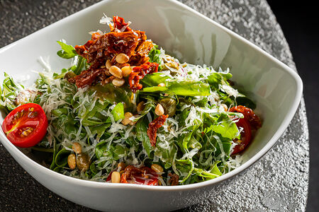 Салат из рукколы