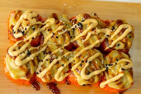 Калифорния запеченная с угрем