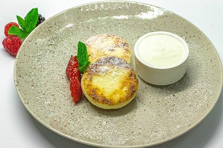 Сырники со сметаной