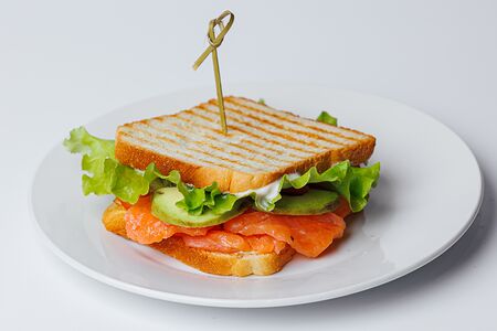 Сендвич с лососем