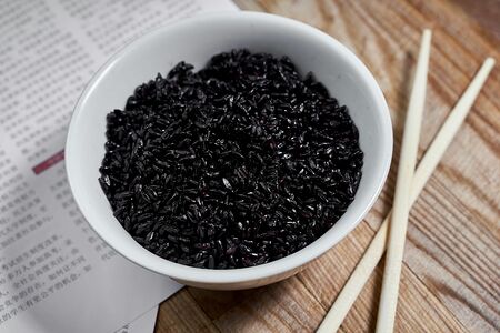 Паровой черный рис