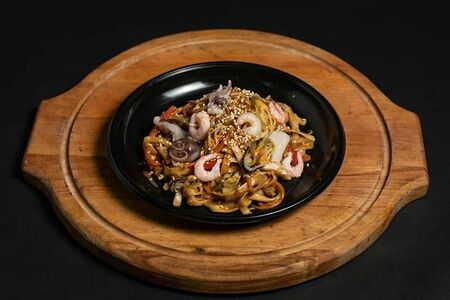 Удон с морепродуктами