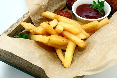 Картофель фри с томатным соусом