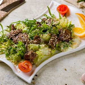 Салат теплый с печенью